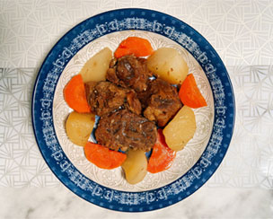 Braised Beef Shank with Carrot and White Radish