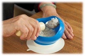 一个白色胶底的蓝色高边碗 一个白色胶底的蓝色高边碗